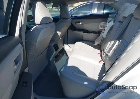 2016 Toyota Camry Xle z USA, uszkodzony, nr VIN 4T1BF1FK0GU501717